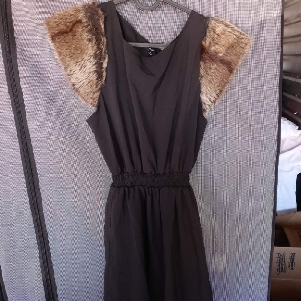 Fora Women's Size M Dress Faux Fur